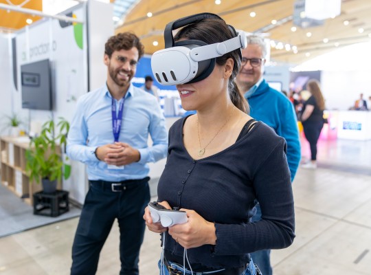 A visitor tests VR glasses 