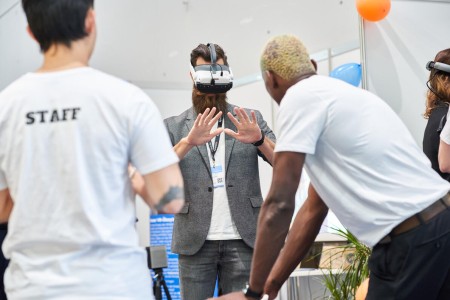 Demonstration of VR glasses 